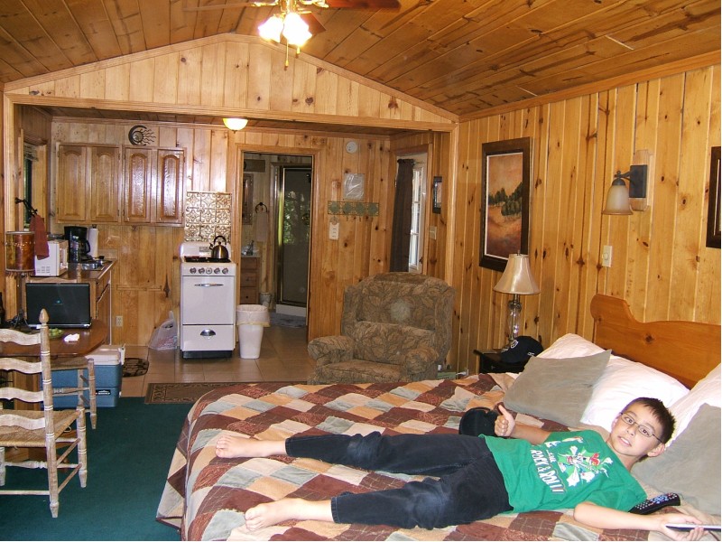 8-Second_Cabin_02.JPG