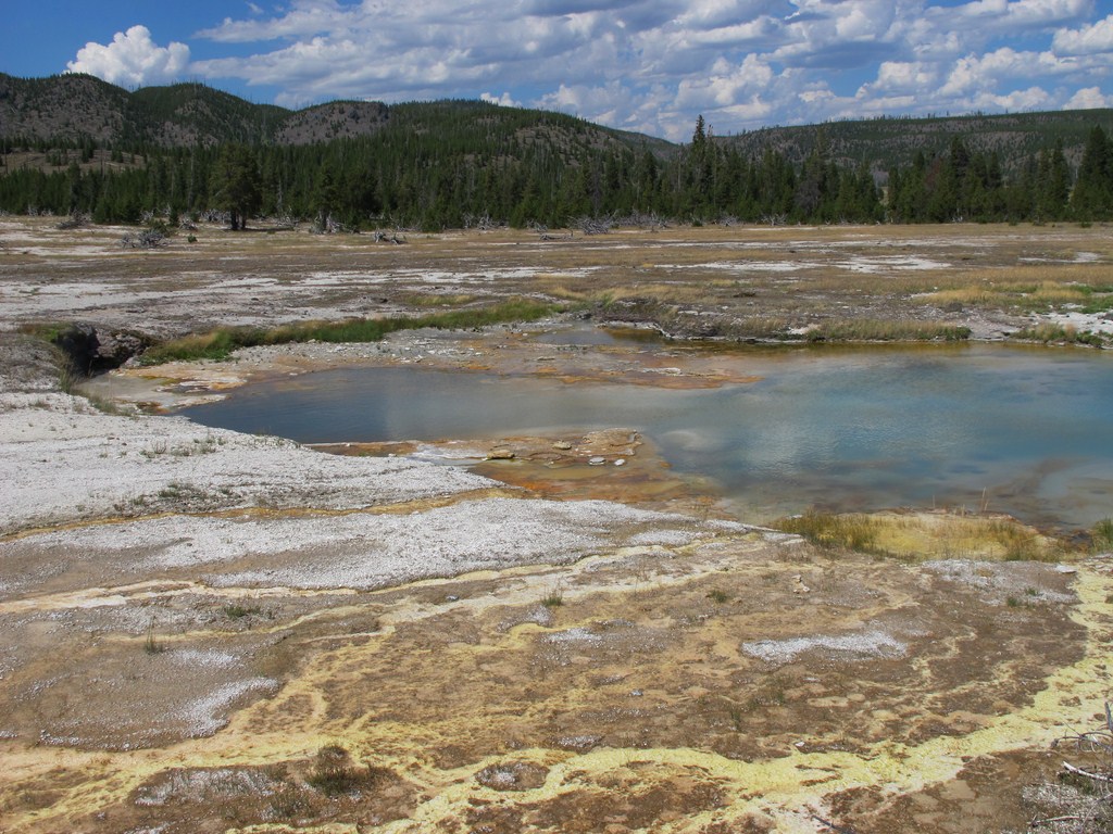 Yellowstone025.jpg