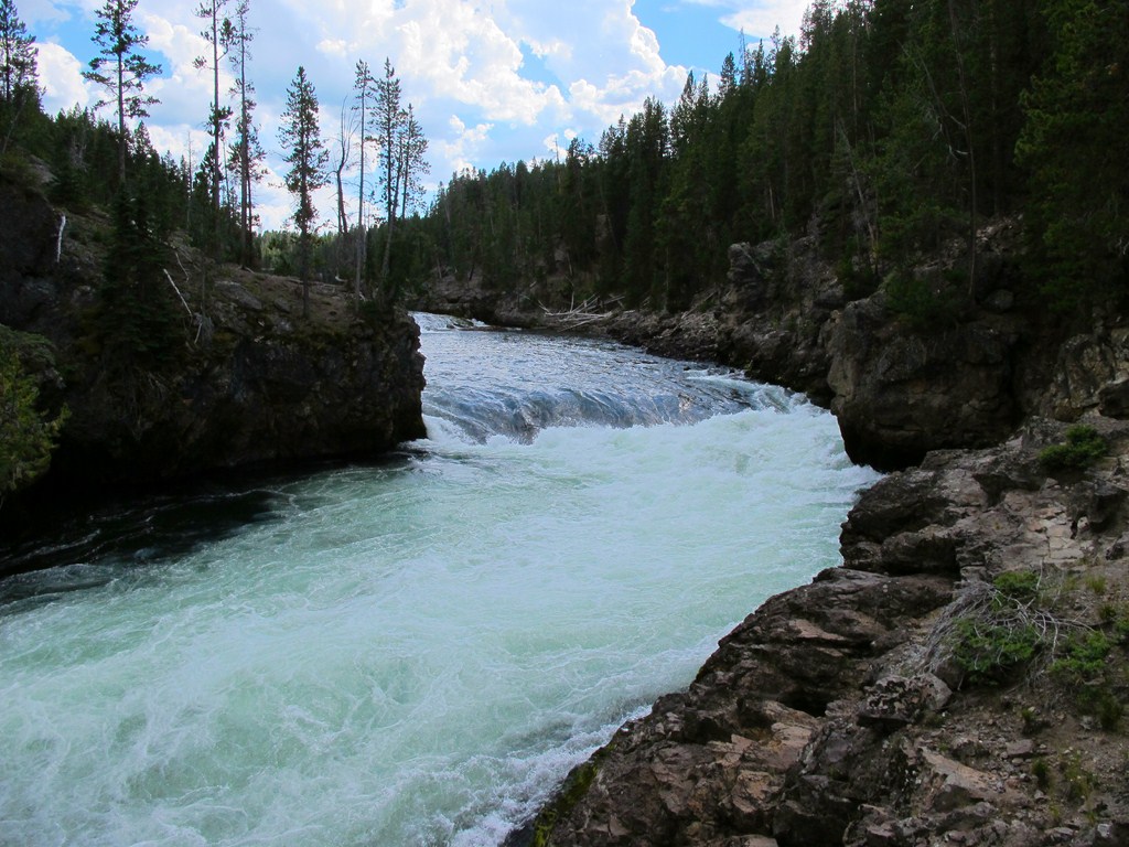 Yellowstone051.jpg -                                